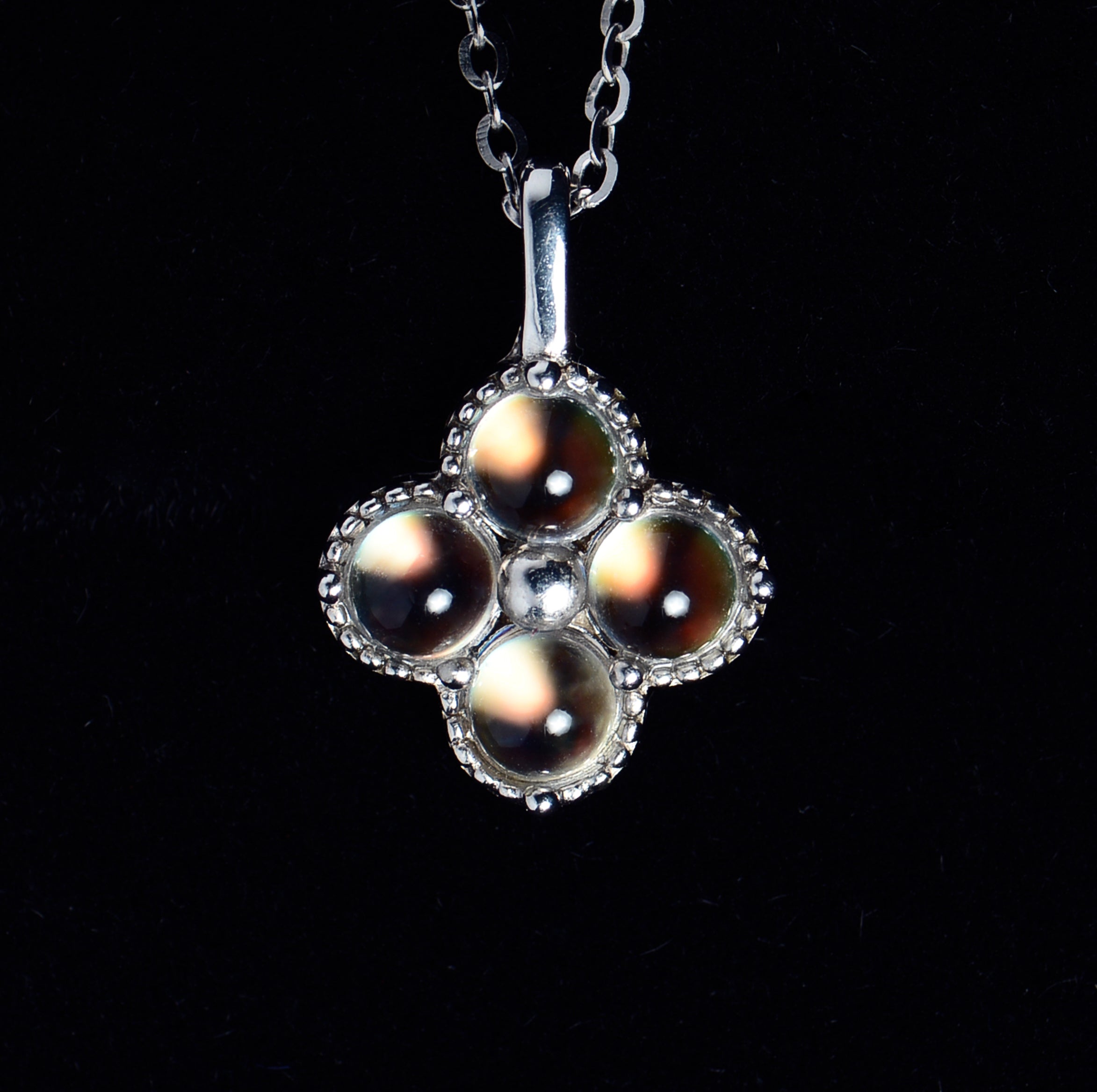 SJN002 Madagascar Moonstone Clover Necklace