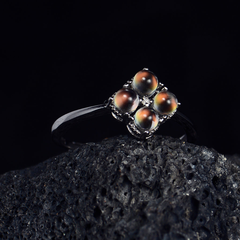 SJR008 Madagascar Moonstone Clover Ring