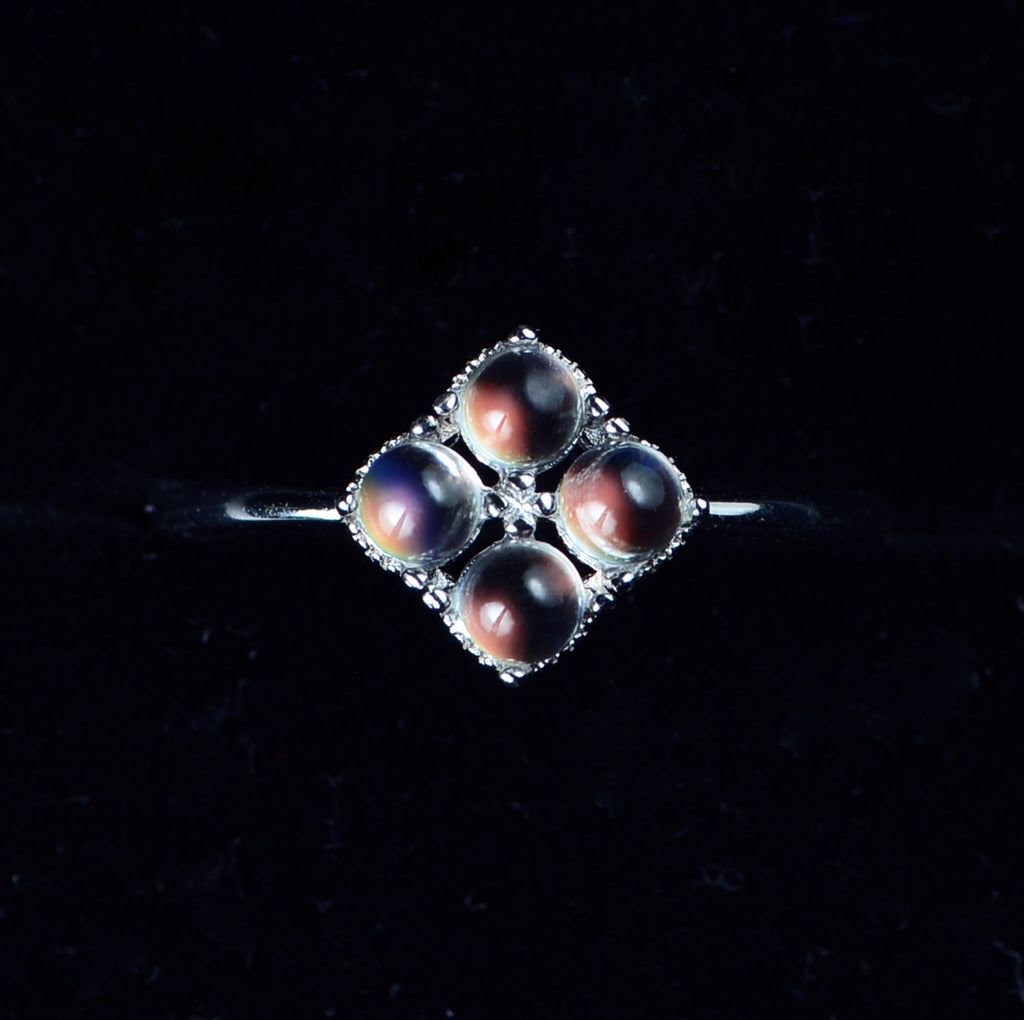 SJR008 Madagascar Moonstone Clover Ring