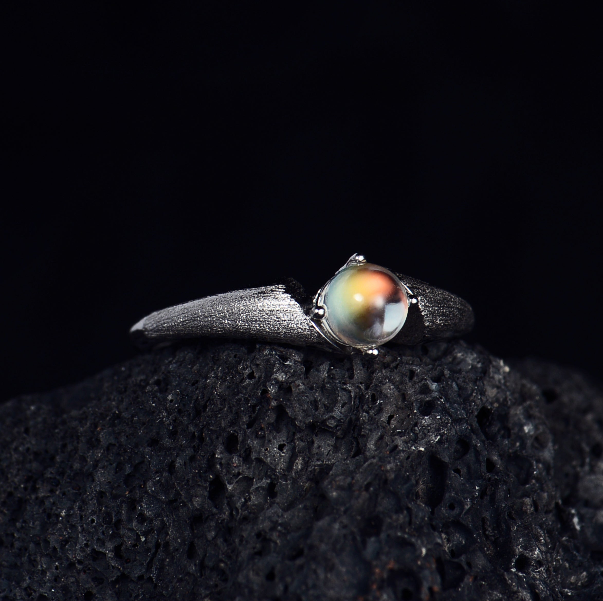 SJR010 Madagascar Moonstone Wave Matte Ring