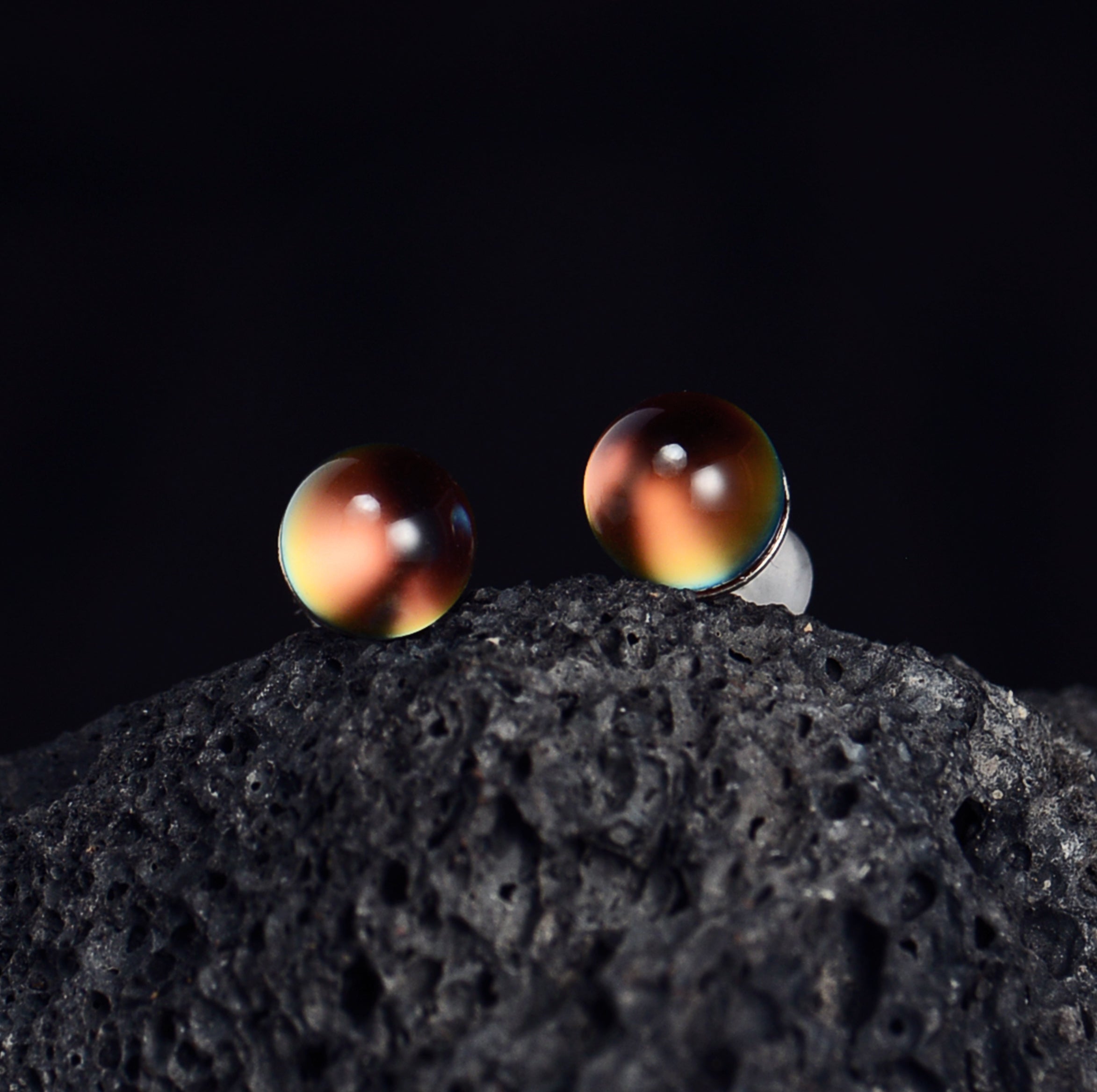 SJE001 Madagascar Moonstone Earstuds