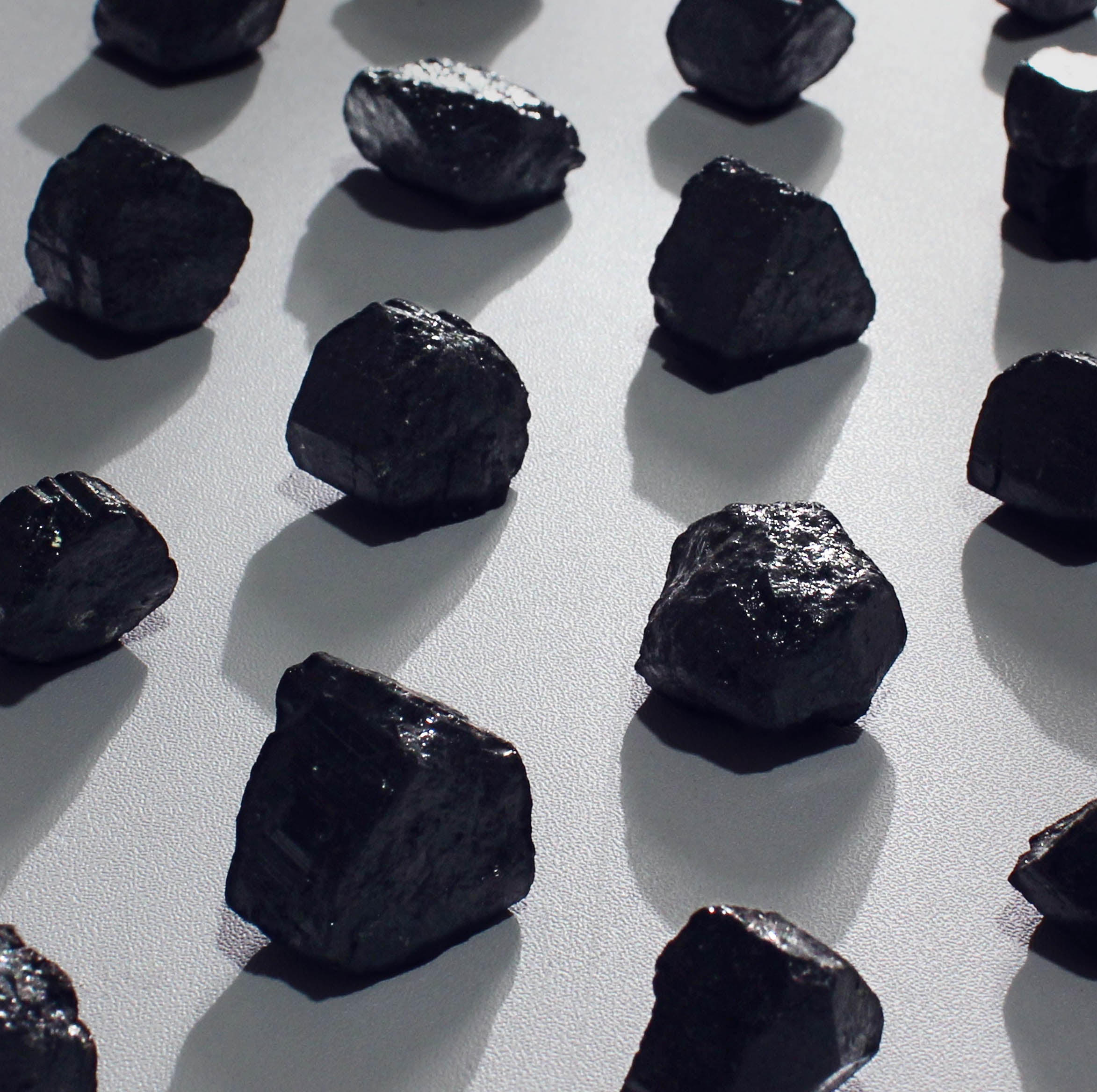 Black Tourmaline Tumbled Stone – Protection, Grounding & Energy Clearing