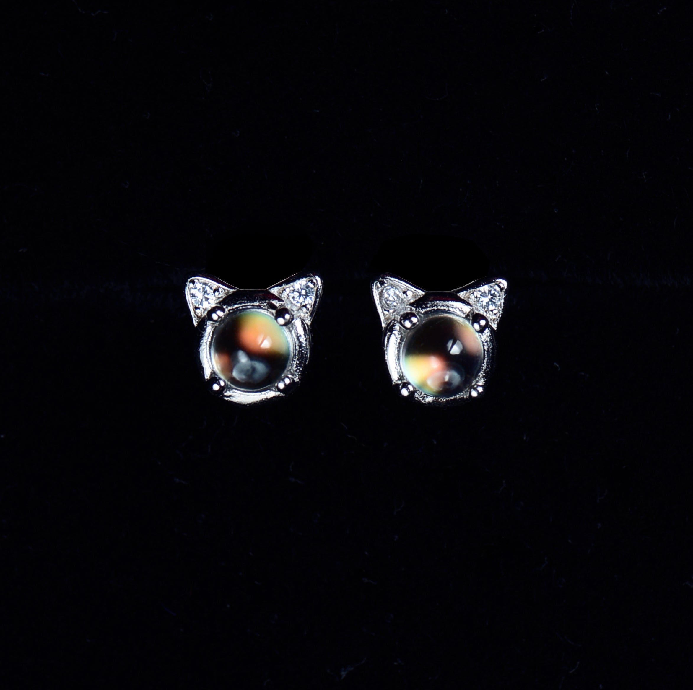 SJE004 Madagascar Moonstone Cat Earstuds
