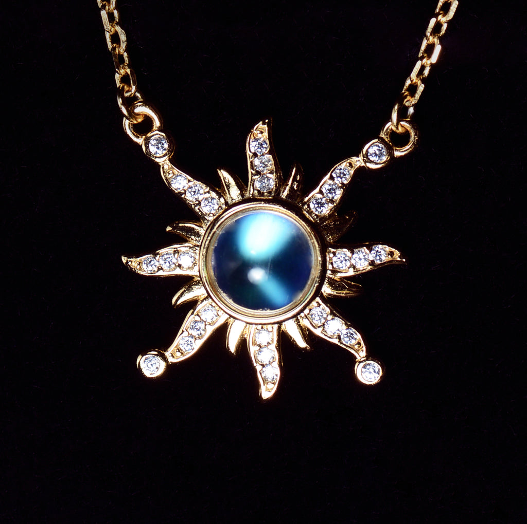 SJN004 Madagascar Moonstone Sun Necklace In Gold (Blue Ray)
