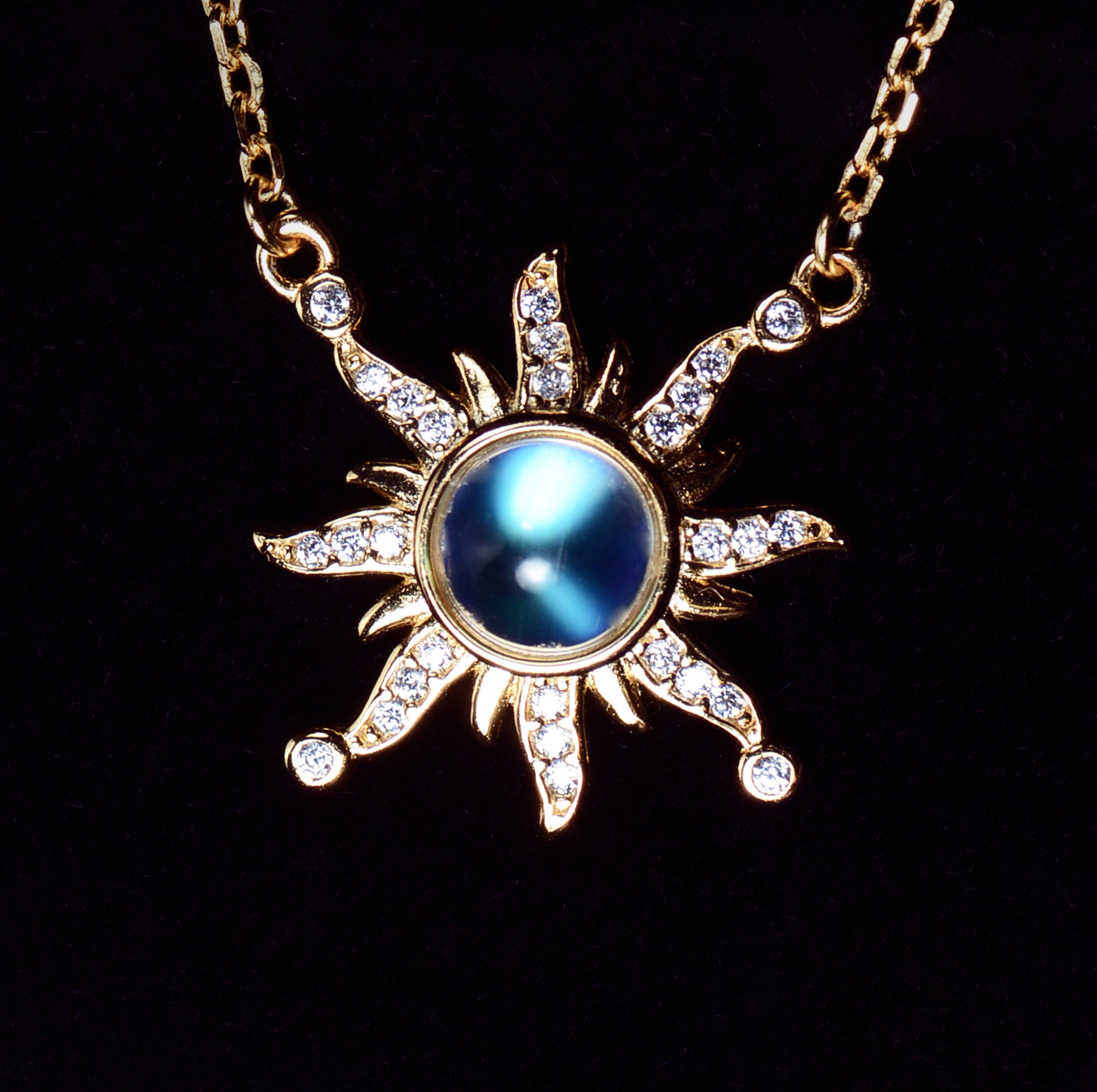 SJN004 Madagascar Moonstone Sun Necklace In Gold (Blue Ray)