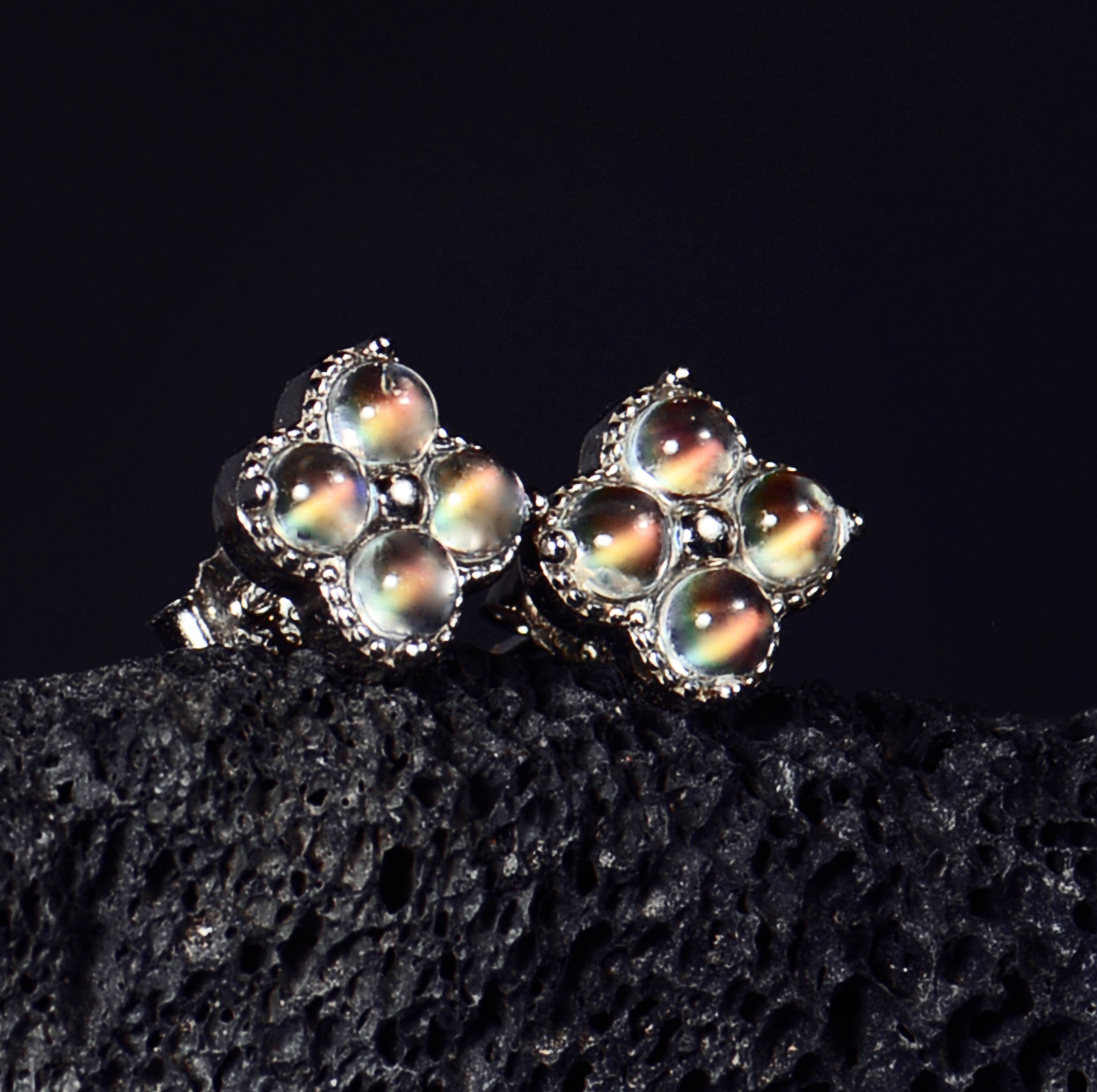 SJN006 Madagascar Moonstone Clover Earstuds Silver