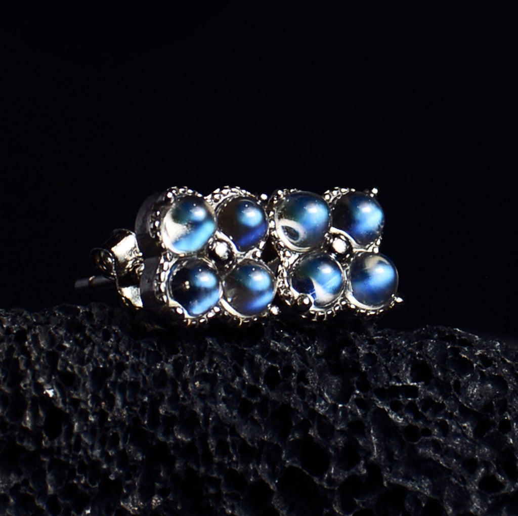 SJN006 Madagascar Moonstone Clover Earstuds Silver (Blue Ray)
