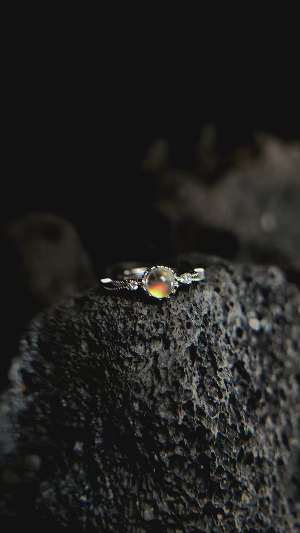 SJR009 Madagascar Moonstone Bezel Ring