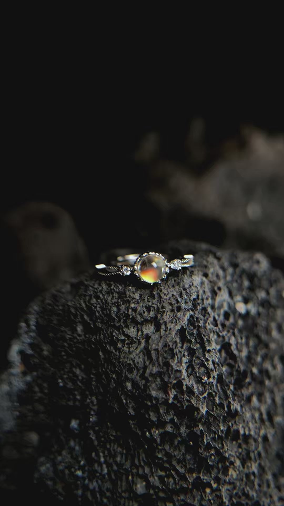 SJR009 Madagascar Moonstone Bezel Ring